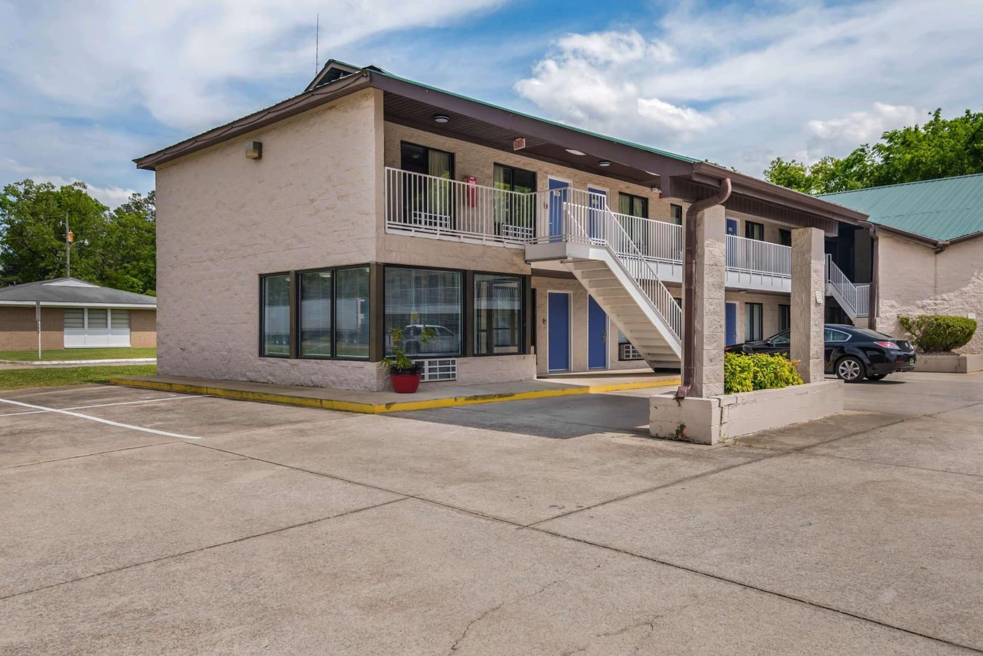 Motel 6-Attalla, AL interior in Attalla, AL — gallery photo 2