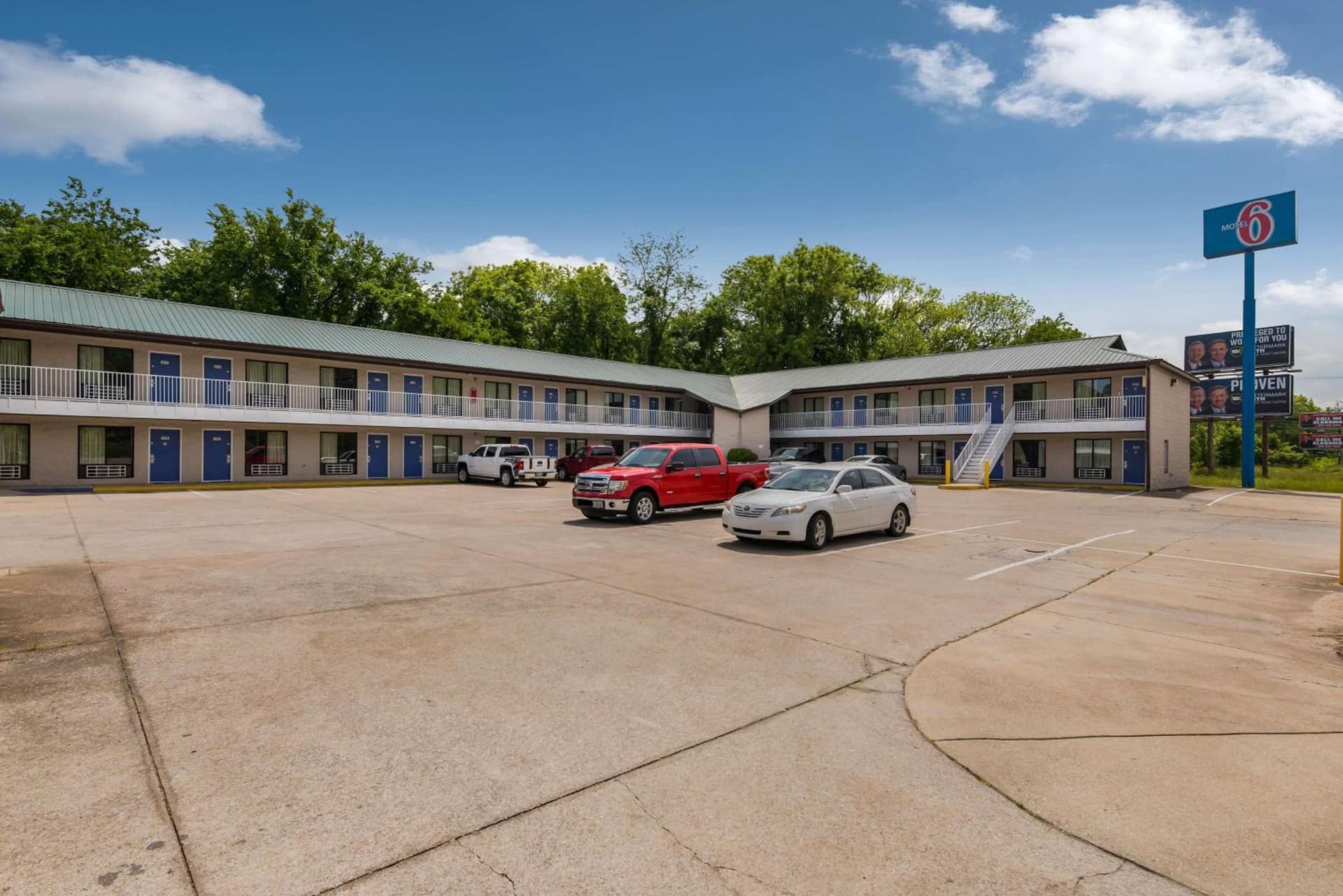 Motel 6-Attalla, AL featured exterior or lobby in Attalla, AL — similar hotel