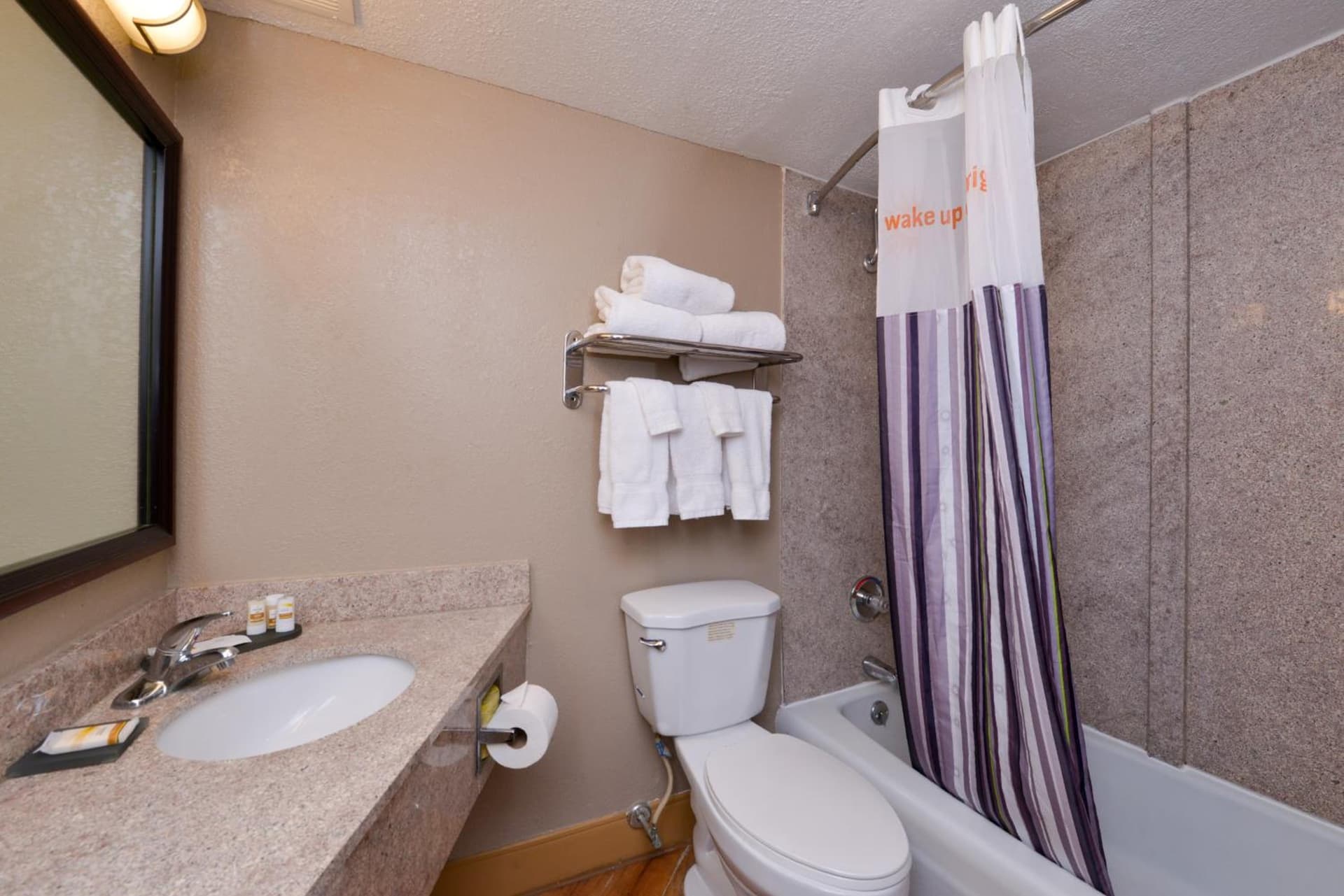 La Quinta by Wyndham Indianapolis South gallery photo in Indianapolis, IN — image 12