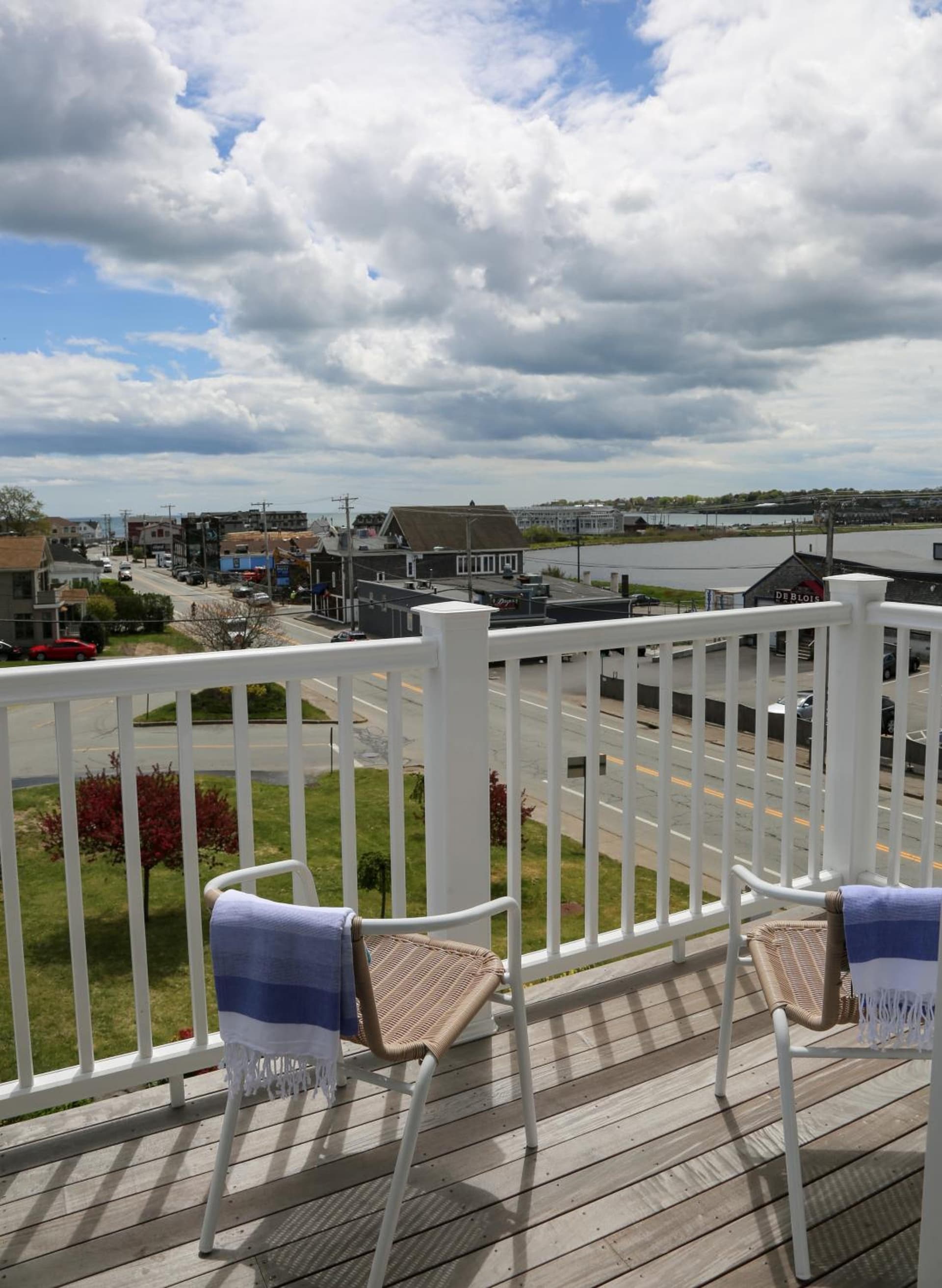The Sea Breeze Inn interior in Middletown, RI — gallery photo 2