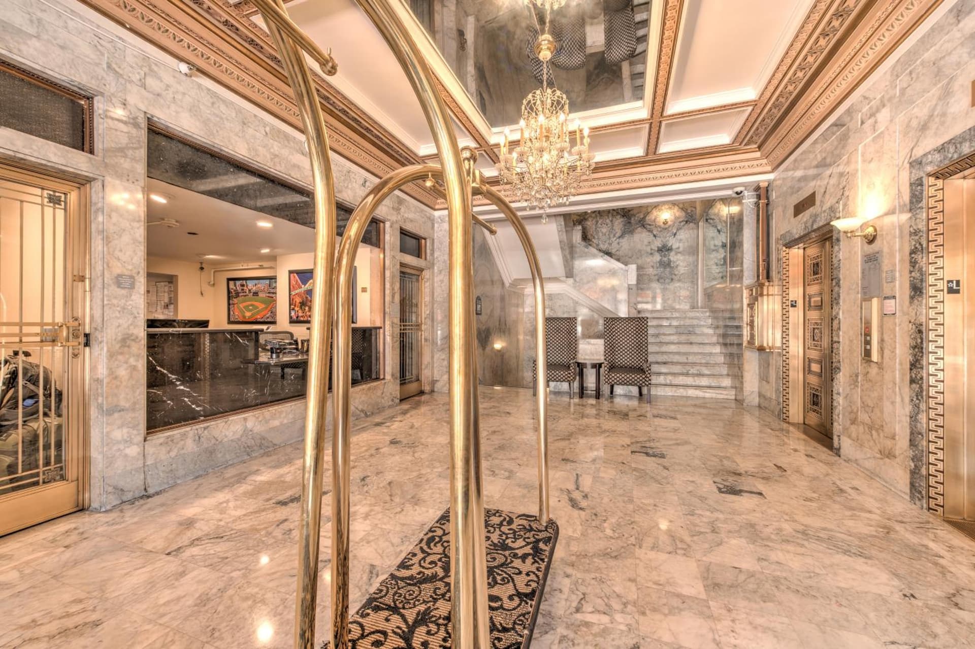 Gaslamp Plaza Suites interior in San Diego, CA — gallery photo 2