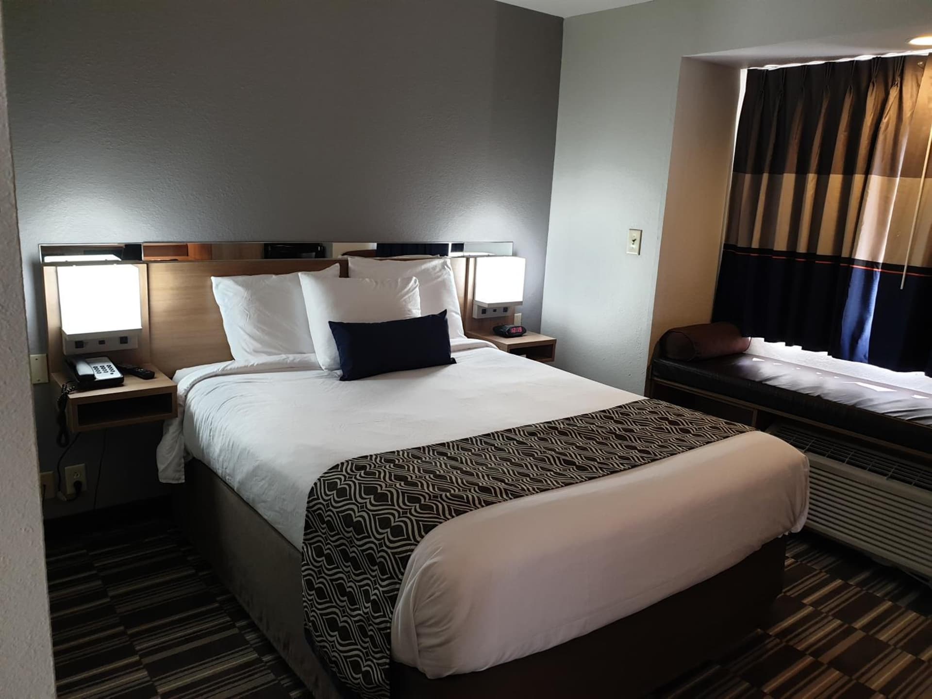 Microtel Inn & Suites by Wyndham Augusta/Riverwatch interior in Augusta, GA — gallery photo 2