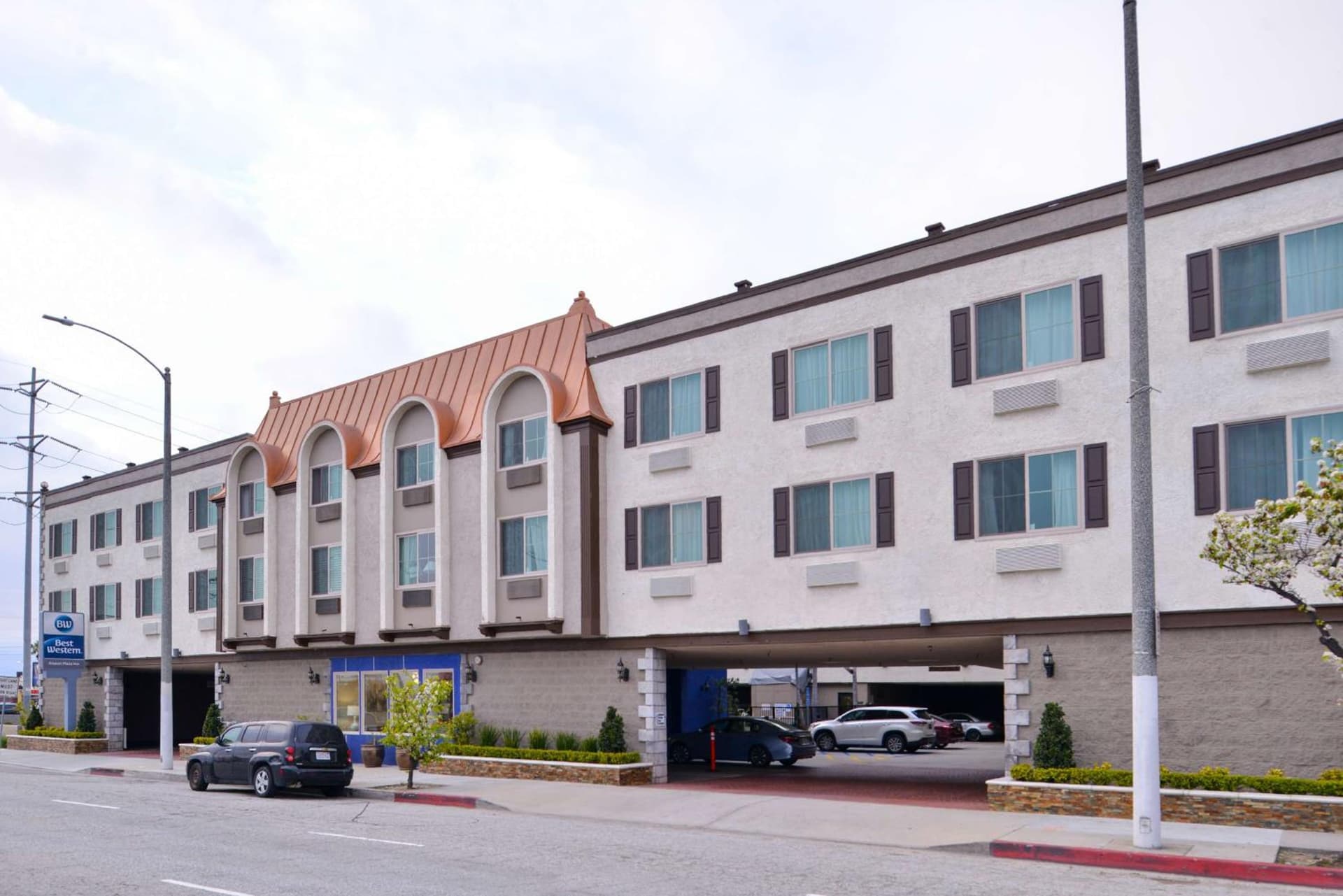 Best Western Airport Plaza Hotel – LAX Airport LA Stadium featured exterior or lobby in Los Angeles, CA — similar hotel