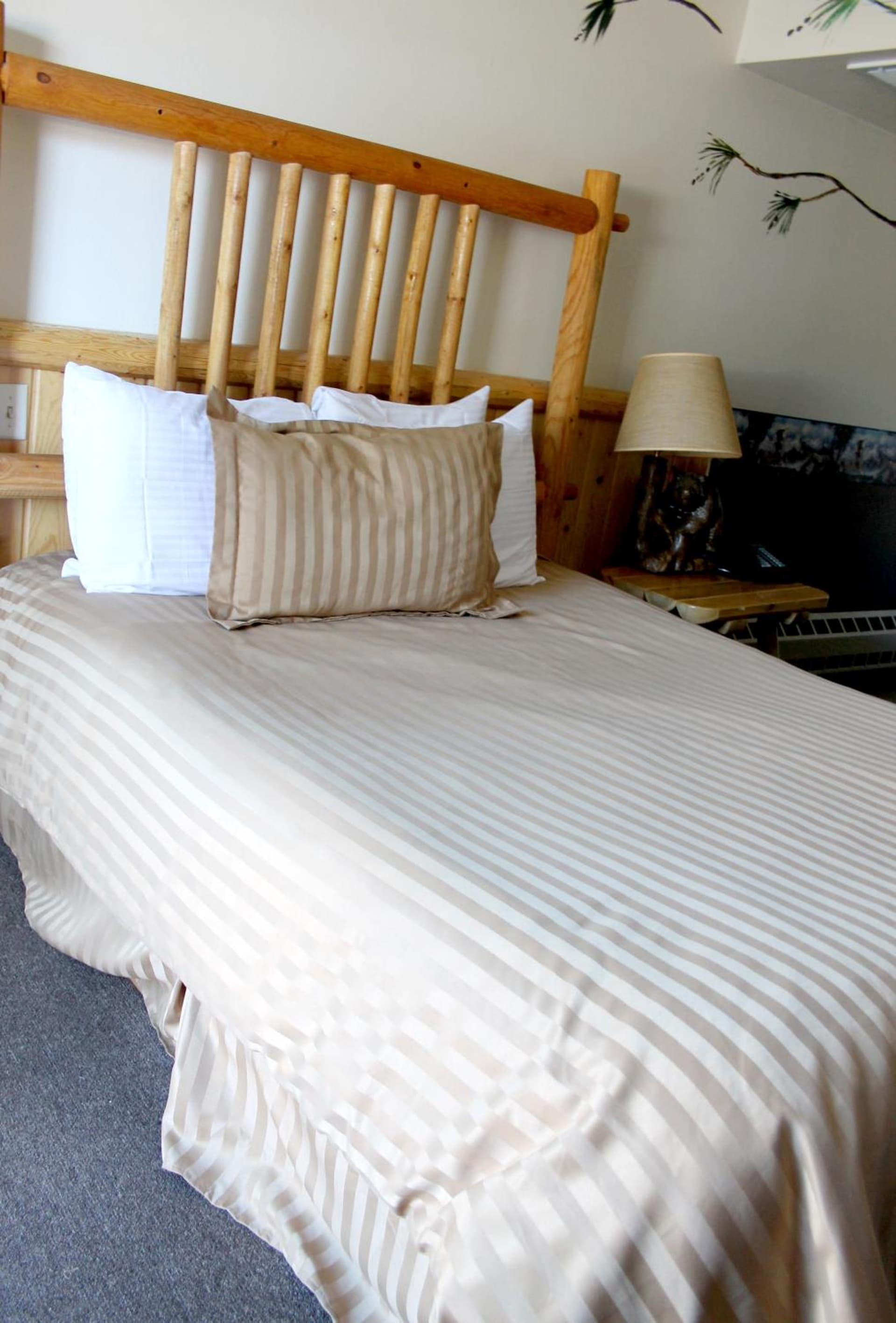 Fireside Lodge property views in Big Bear Lake, CA — gallery photo 3