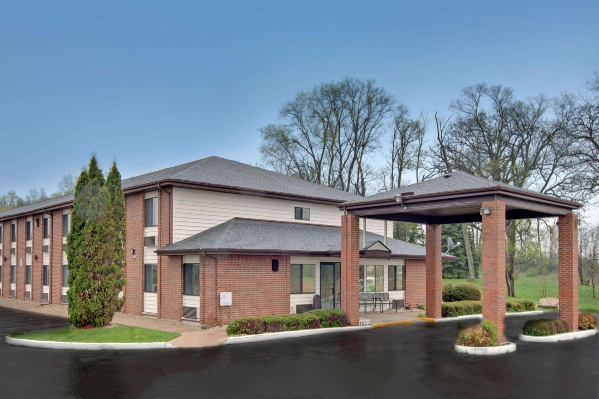 Baymont Inn & Suites Richmond featured exterior or lobby in Richmond, IL — similar hotel