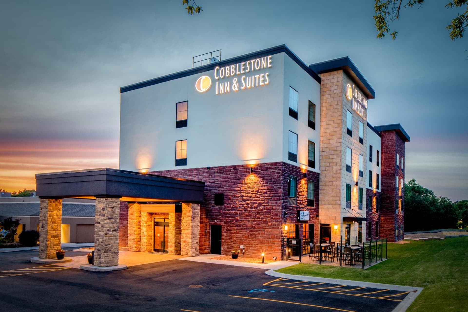 Cobblestone Inn & Suites Fairfield Bay — hotel in Fairfield Bay, Arkansas
