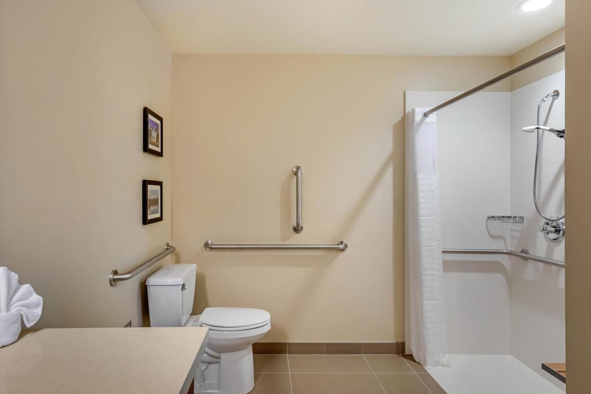 Comfort Inn & Suites Schenectady - Scotia gallery photo in Schenectady, NY — image 42