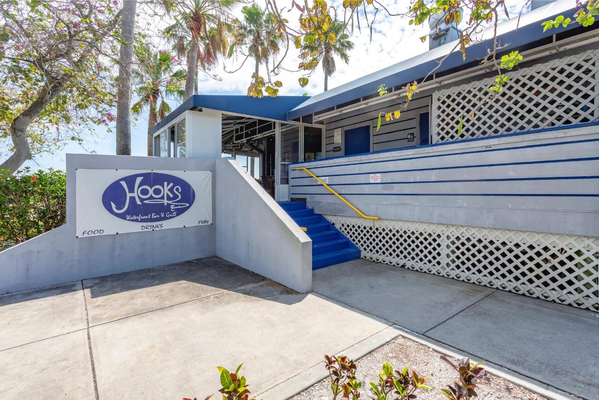TAMPA BAY, BEACH step away, WIFI, FREE PARKING,POOLS, JACUZZI gallery photo in Ruskin, FL — image 65