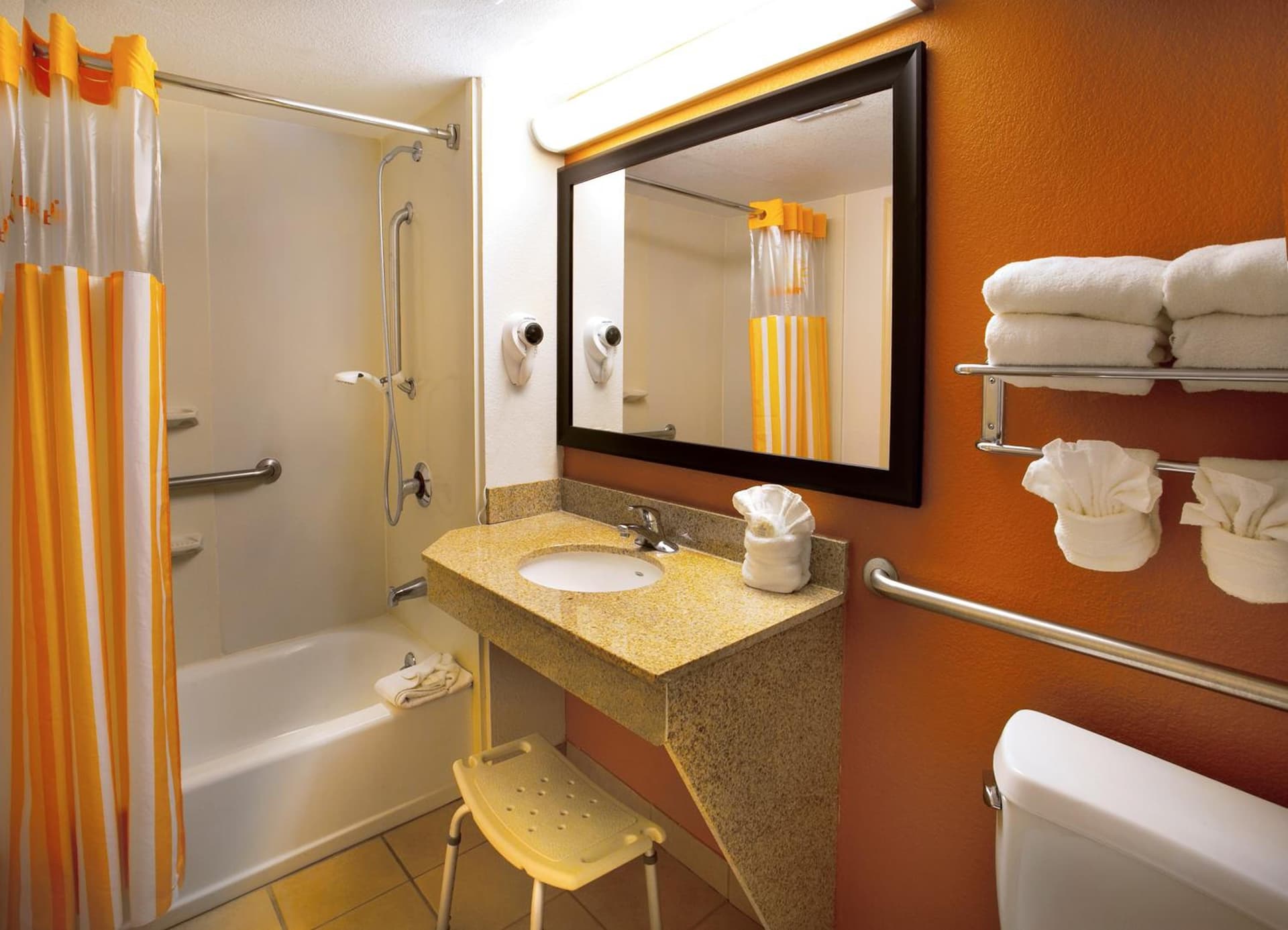 La Quinta Inn by Wyndham Orlando International Drive North gallery photo in Orlando, FL — image 9