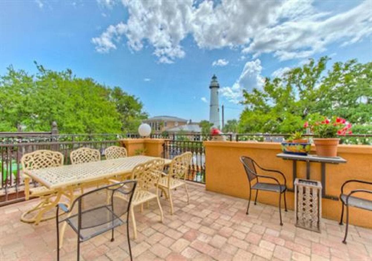 Ocean Inn & Suites interior in Saint Simons Island, GA — gallery photo 2