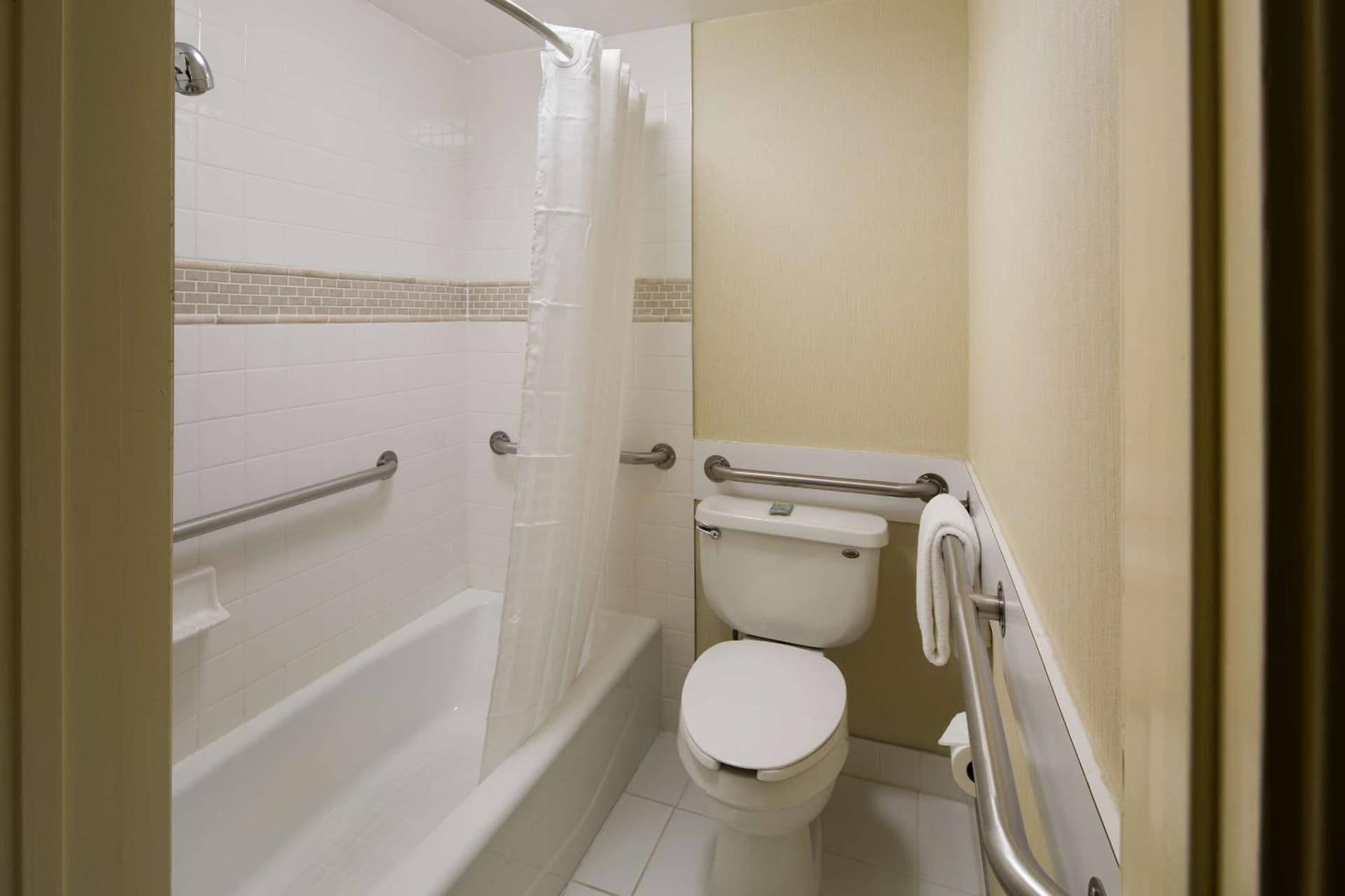 Best Western Seven Seas gallery photo in San Diego, CA — image 4