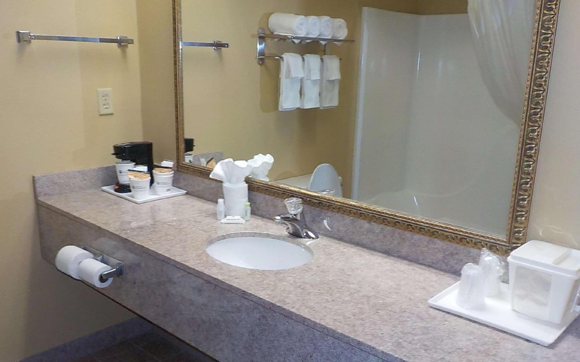 SureStay Plus Hotel by Best Western Warner Robins AFB gallery photo in Warner Robins, GA — image 17