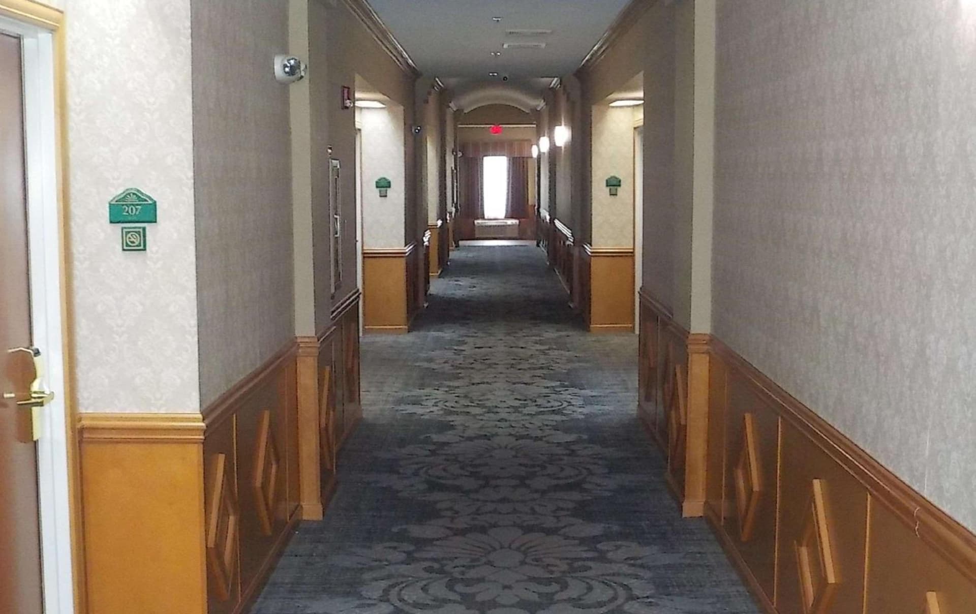 SureStay Plus Hotel by Best Western Warner Robins AFB interior in Warner Robins, GA — gallery photo 2