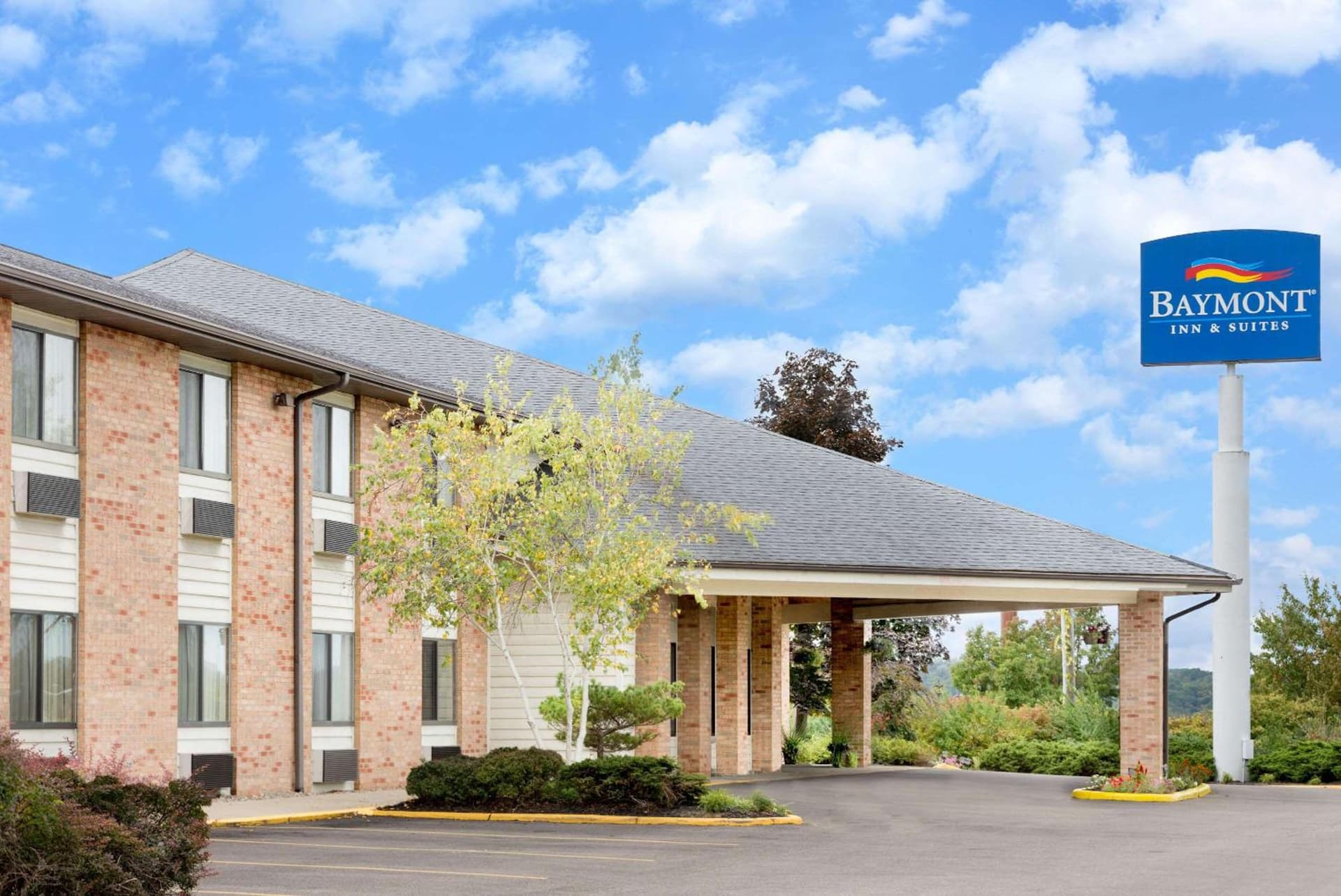 Baymont by Wyndham Zanesville featured exterior or lobby in Zanesville, OH — similar hotel