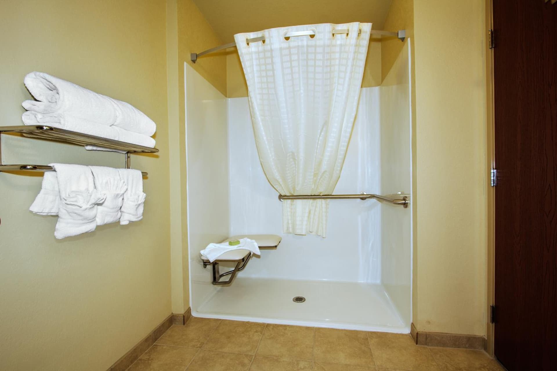 Cobblestone Inn & Suites - Avoca property views in Avoca, IA — gallery photo 3