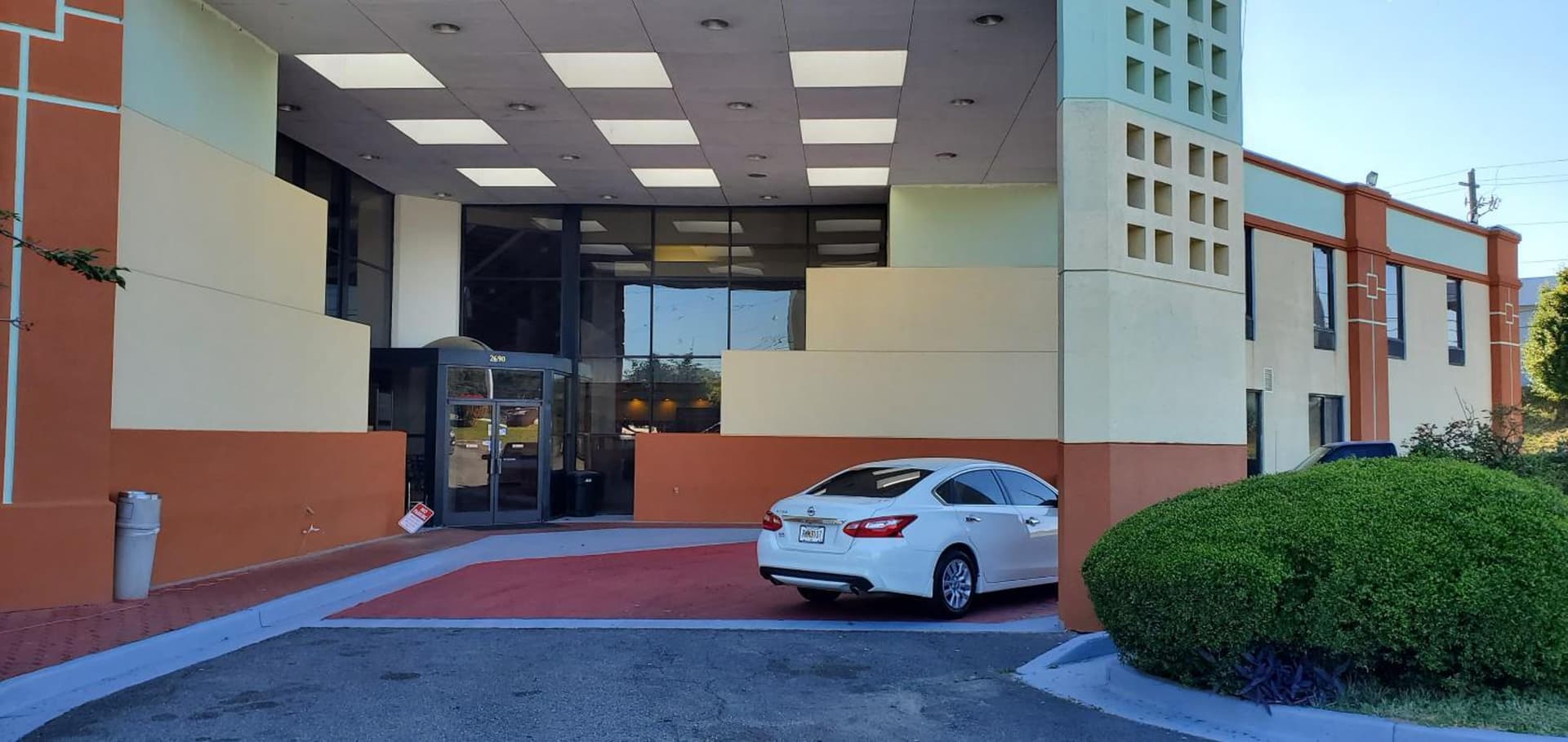 Red Carpet Inn-Macon interior in Macon, GA — gallery photo 2