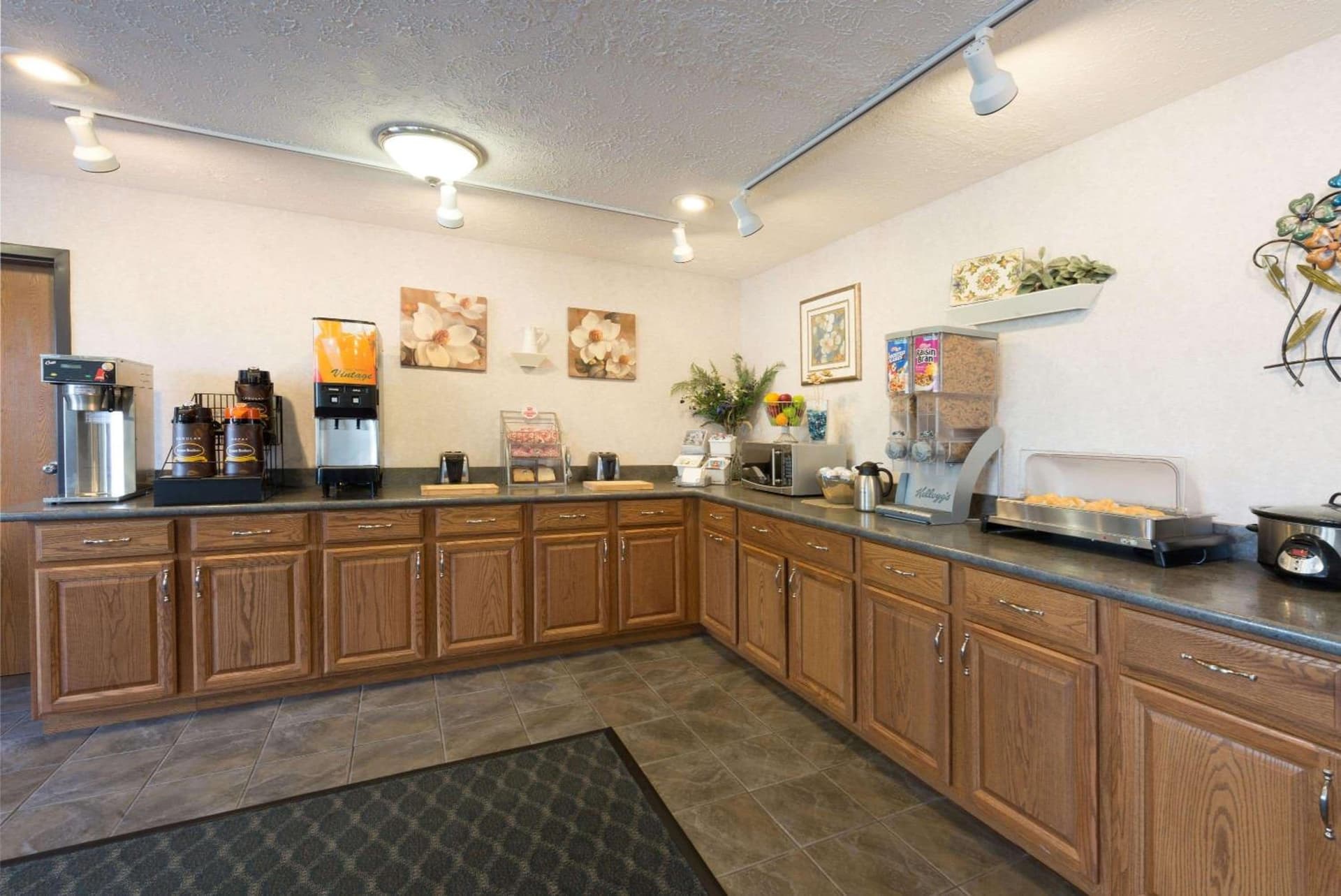 Super 8 by Wyndham Greenfield gallery photo in Greenfield, IN — image 5