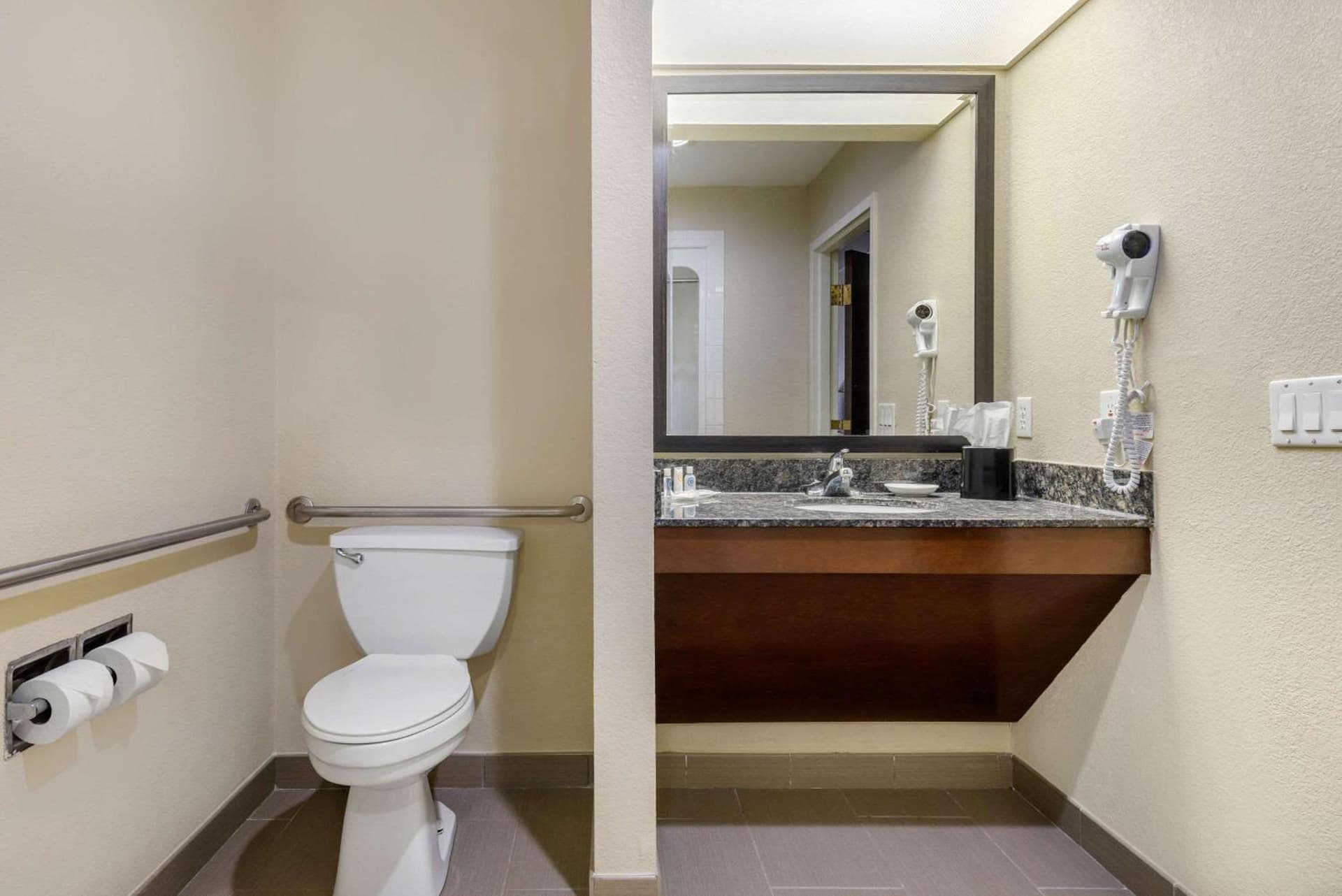 Comfort Suites Lafayette University Area gallery photo in Lafayette, IN — image 12