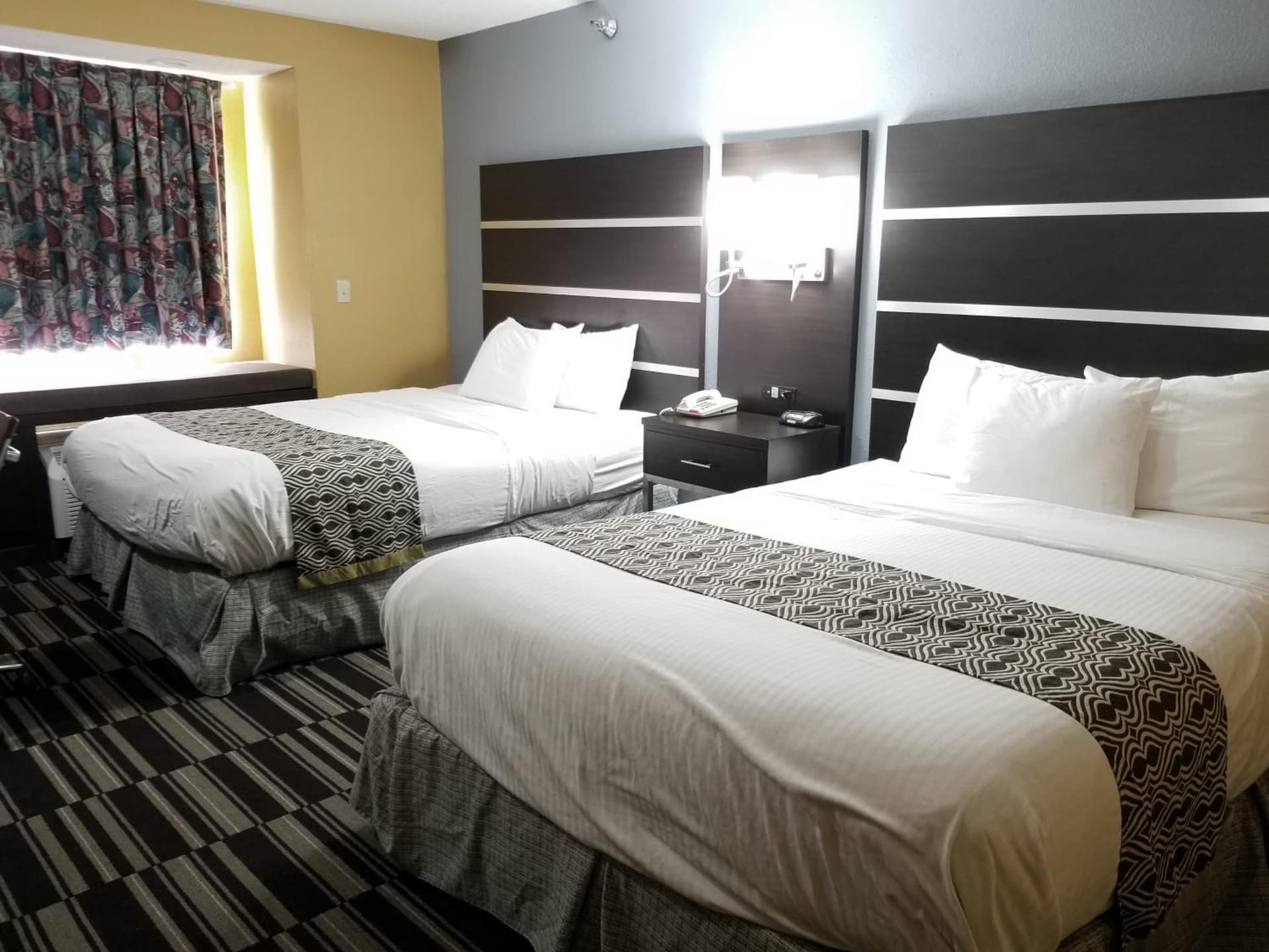Microtel Inn & Suites by Wyndham Riverside gallery photo in Dayton, OH — image 7