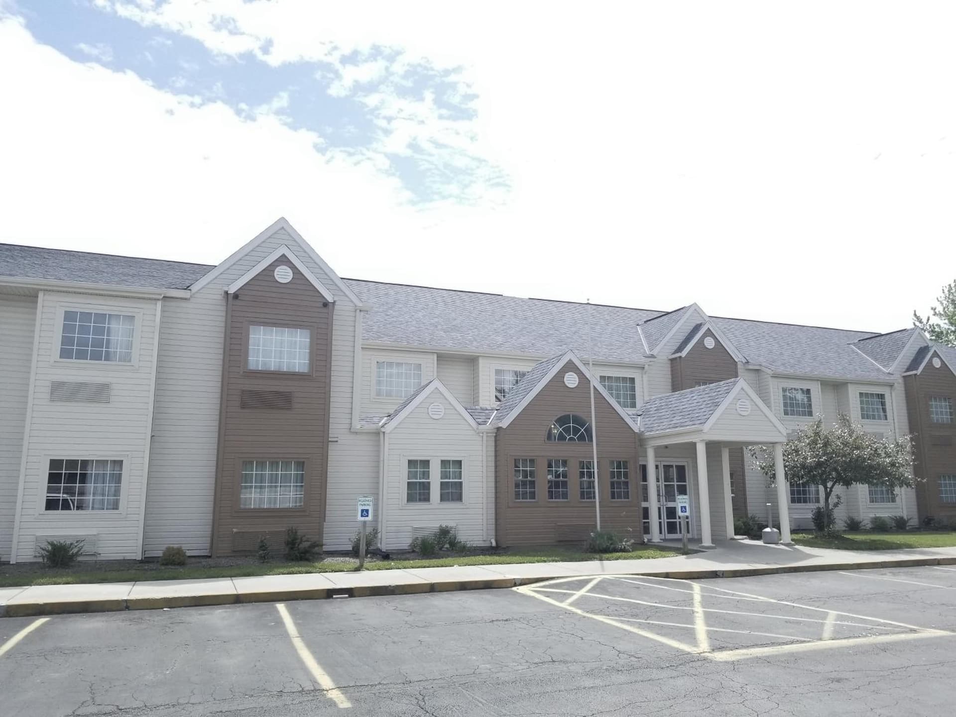 Microtel Inn & Suites by Wyndham Riverside gallery photo in Dayton, OH — image 29