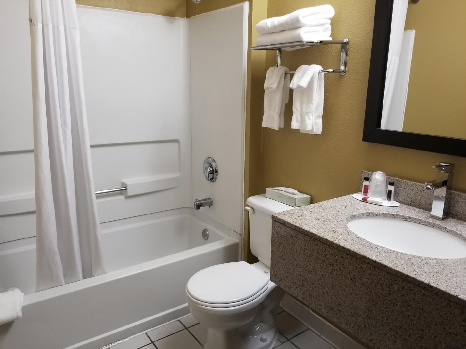 Microtel Inn & Suites by Wyndham Riverside gallery photo in Dayton, OH — image 20