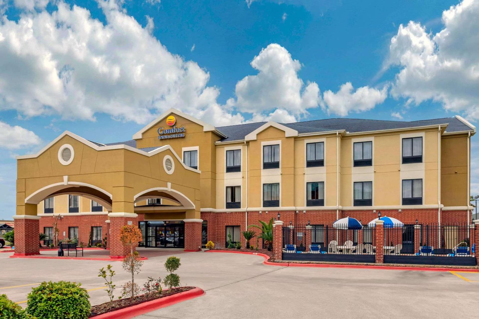 Comfort Inn & Suites Port Arthur-Port Neches featured exterior or lobby in Port Arthur, TX — similar hotel