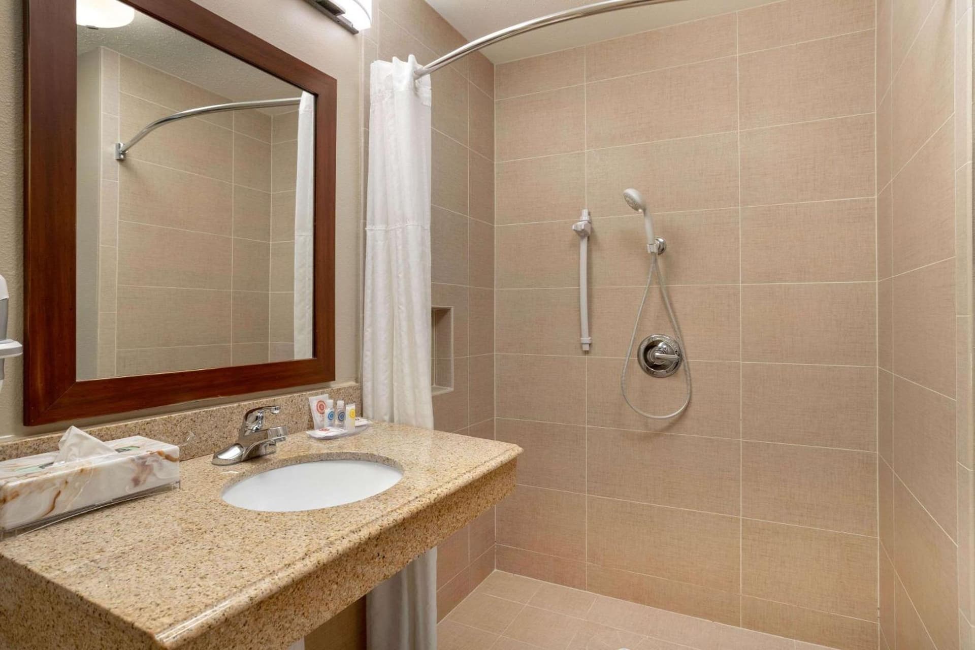 Comfort Inn & Suites Port Arthur-Port Neches gallery photo in Port Arthur, TX — image 23