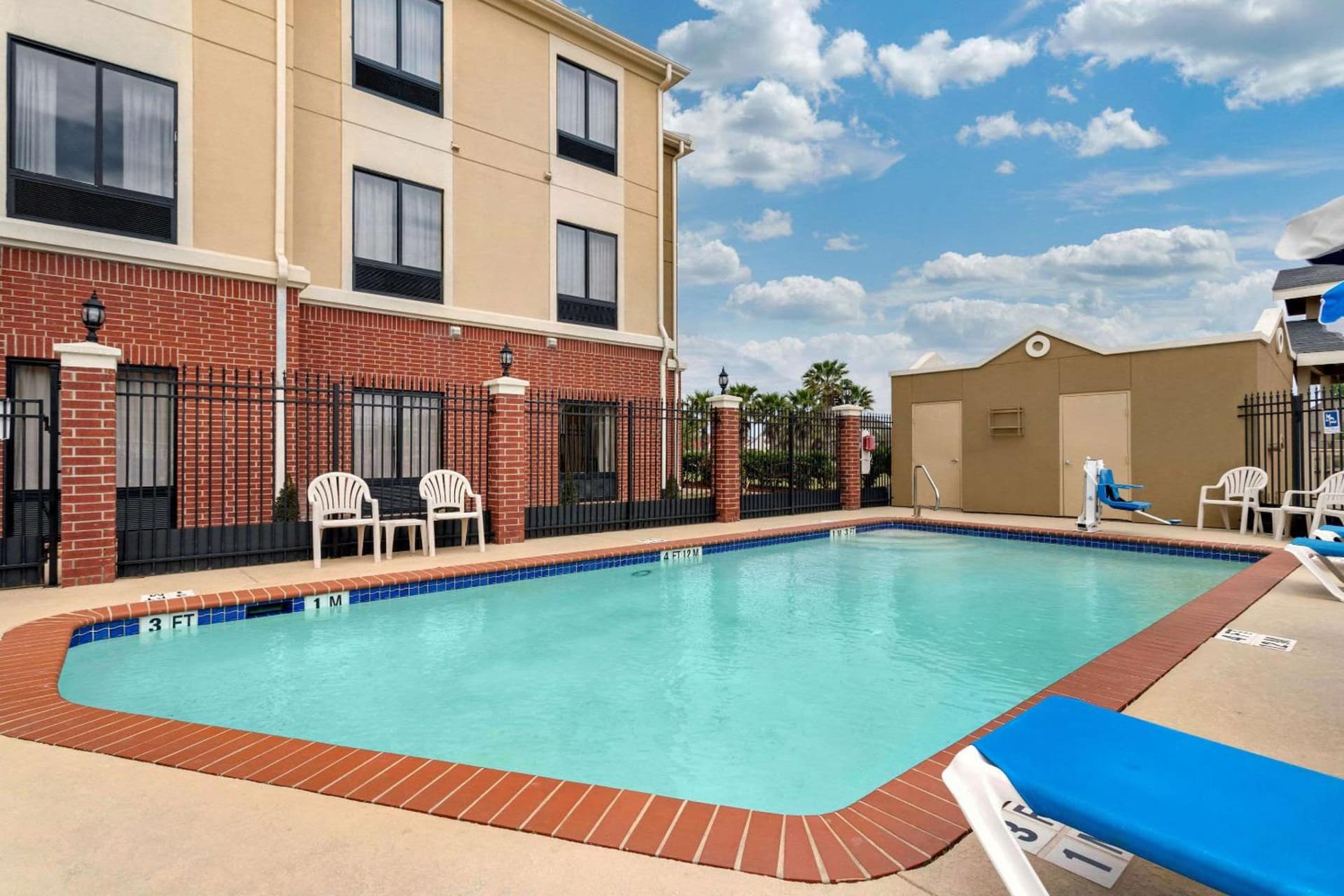 Comfort Inn & Suites Port Arthur-Port Neches gallery photo in Port Arthur, TX — image 5