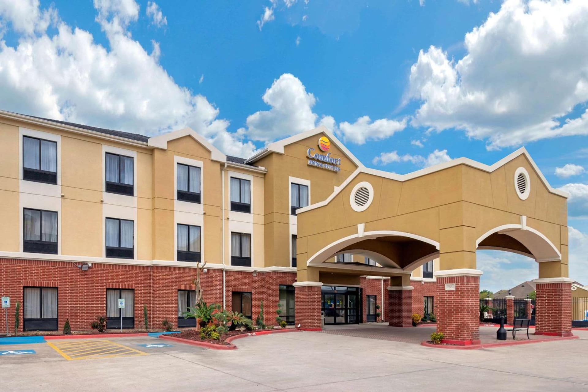 Comfort Inn & Suites Port Arthur-Port Neches interior in Port Arthur, TX — gallery photo 2