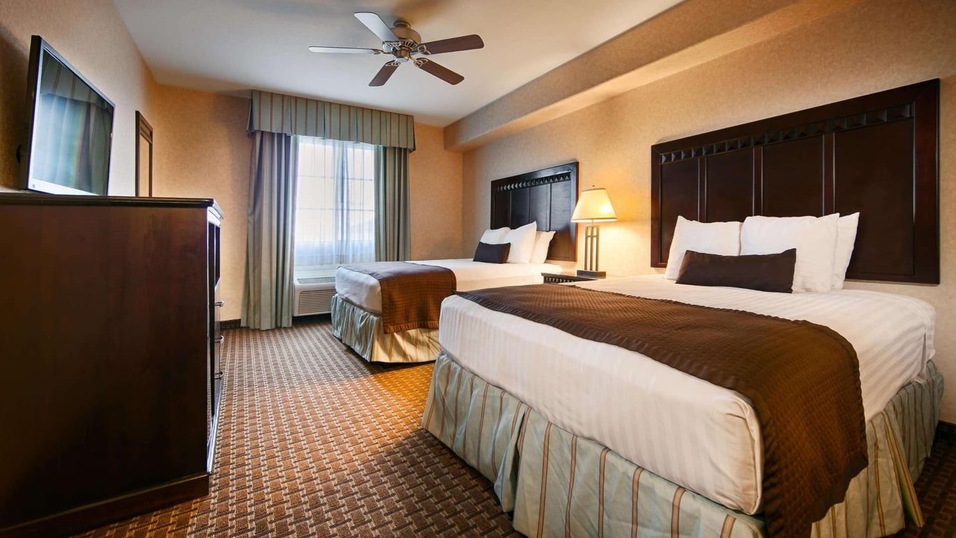 Best Western Plus Main Street Inn interior in Brawley, CA — gallery photo 2