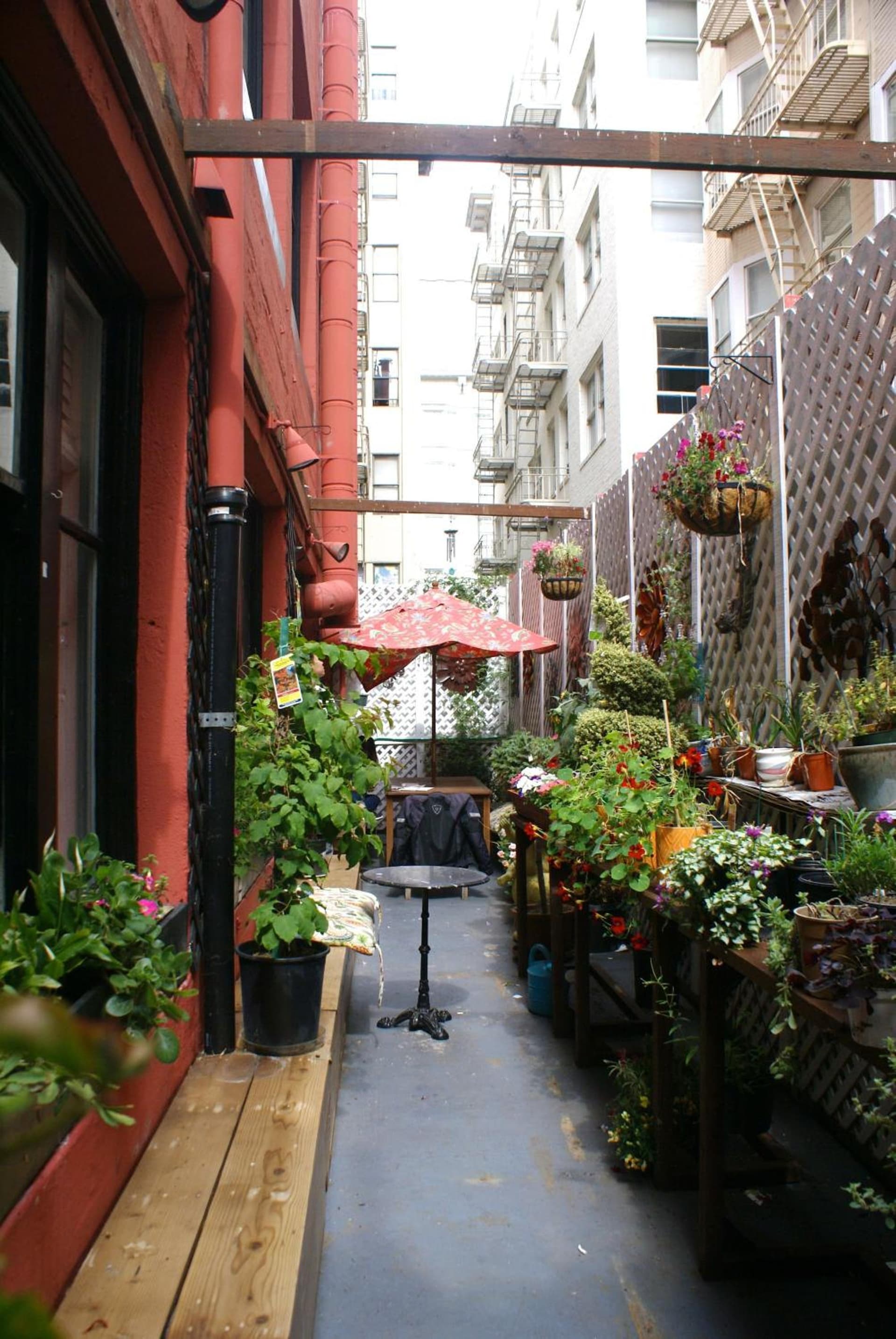 Adelaide Hostel featured exterior or lobby in San Francisco, CA — similar hotel