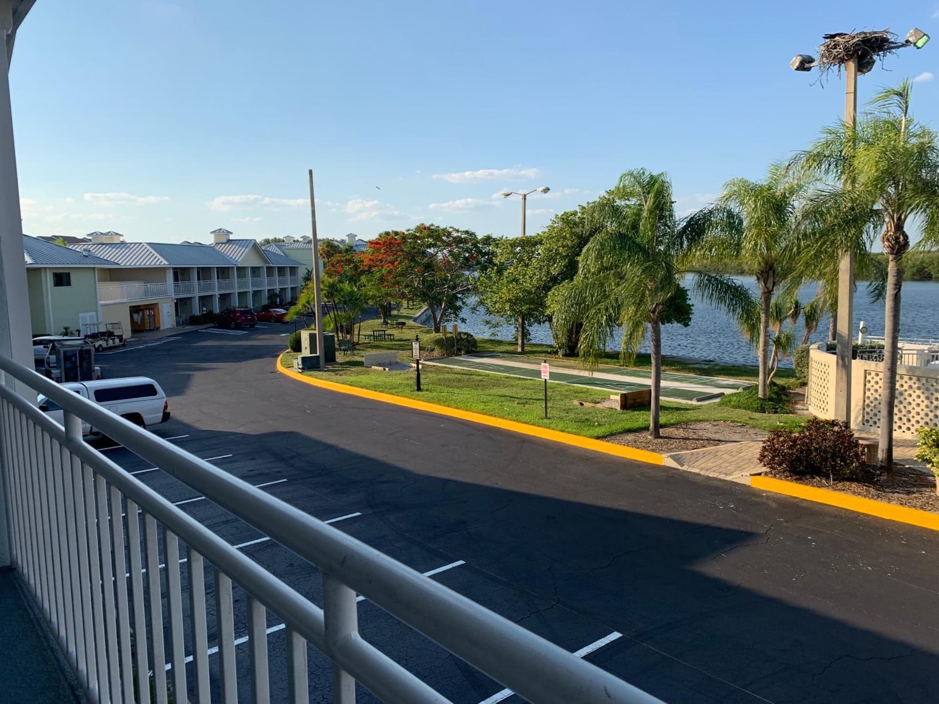 TAMPA BAY, BEACH step away, WIFI, FREE PARKING,POOLS, JACUZZI gallery photo in Ruskin, FL — image 32