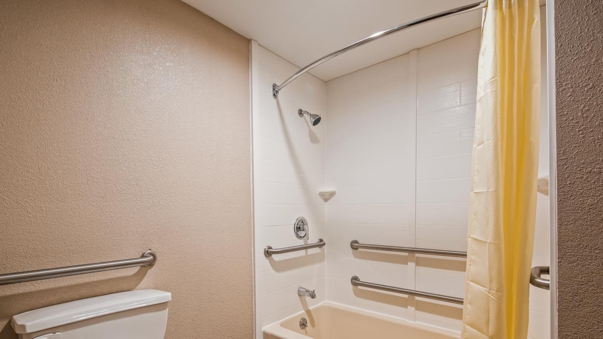 Best Western Gateway Adirondack Inn gallery photo in Utica, NY — image 9