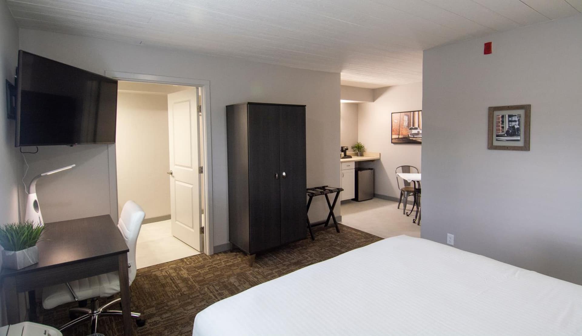 Americana Modern Hotel gallery photo in Redding, CA — image 16