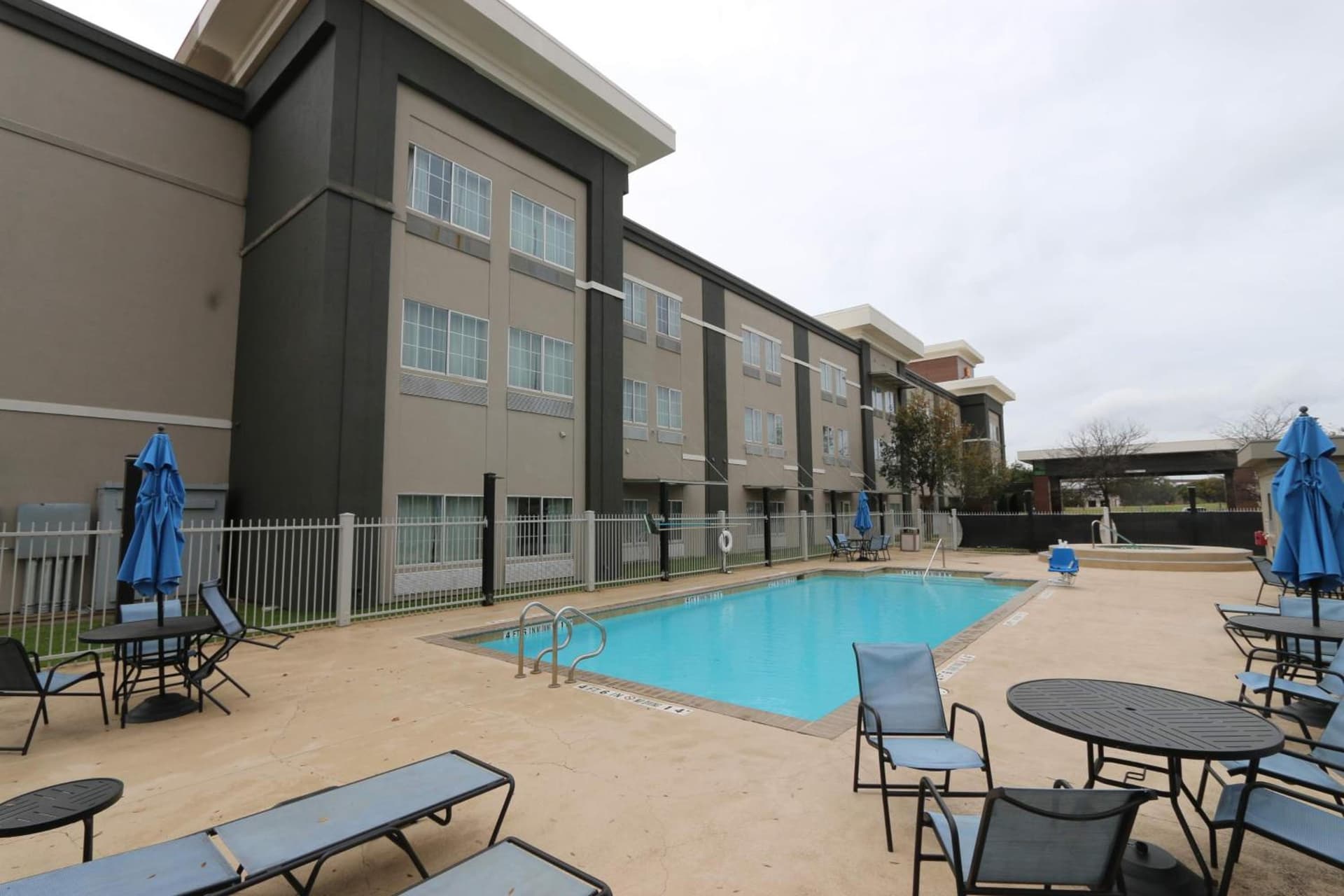 La Quinta by Wyndham Austin NW/Lakeline Mall gallery photo in Cedar Park, TX — image 23