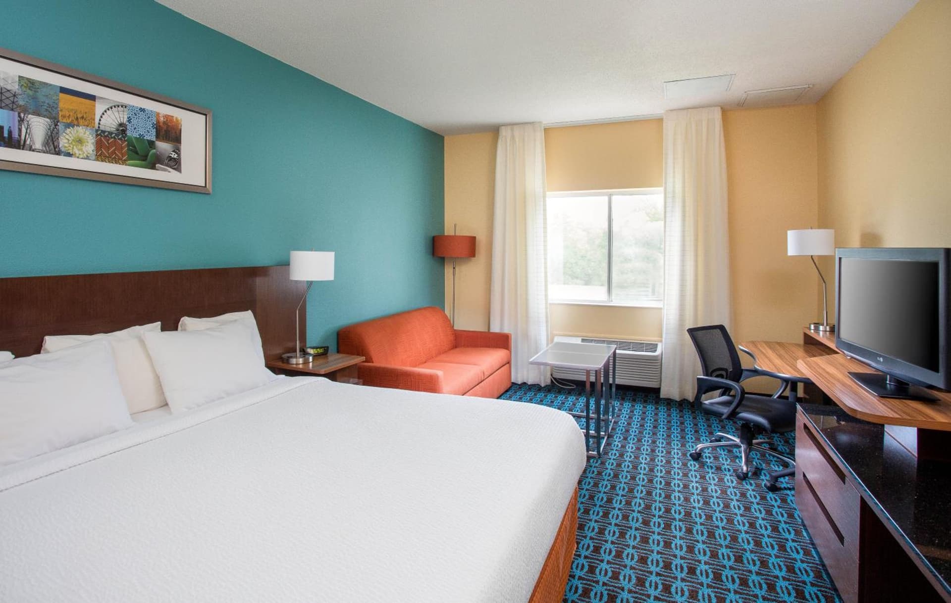 Fairfield Inn & Suites by Marriott Quincy interior in Quincy, IL — gallery photo 2