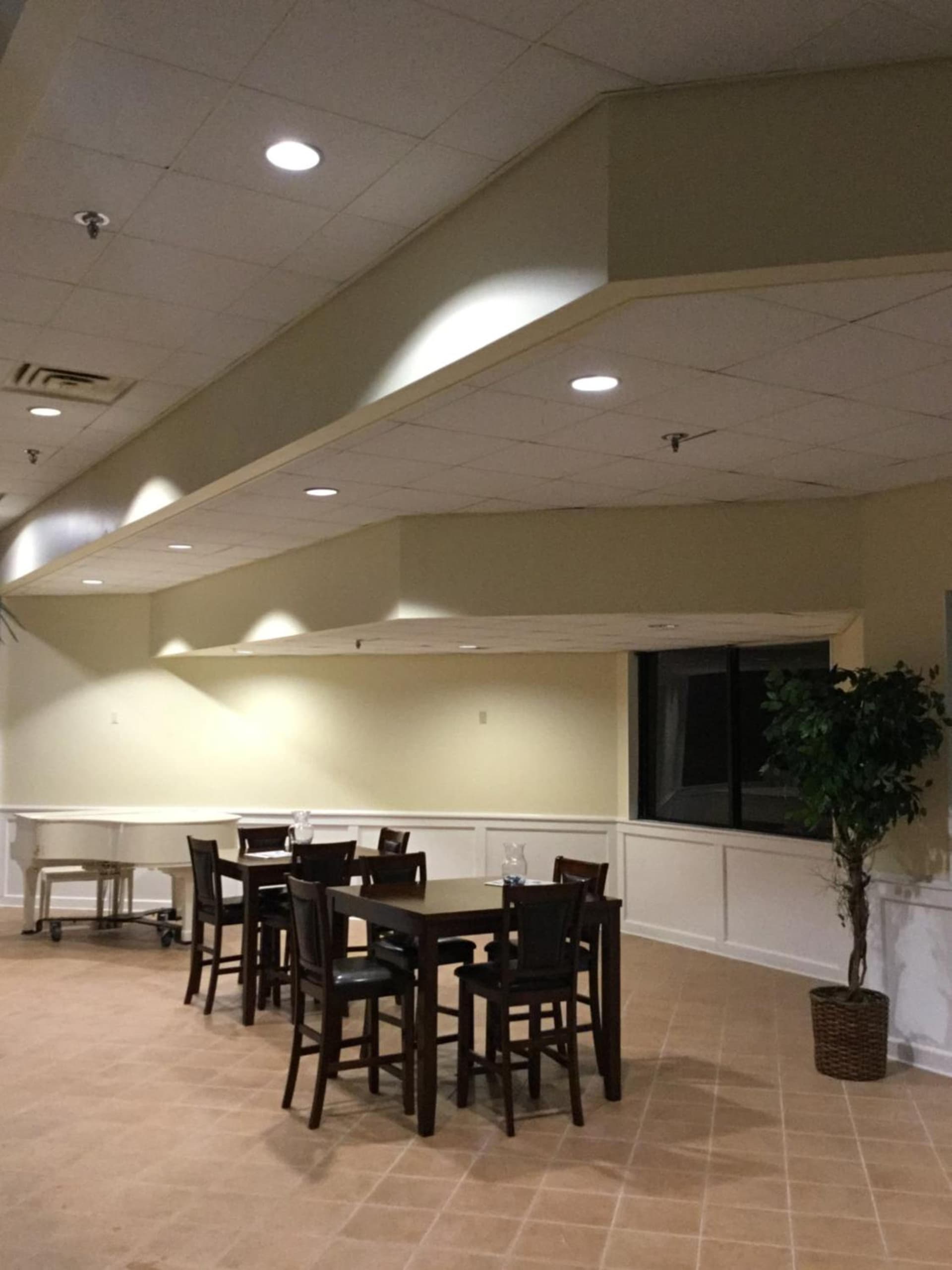 Days Inn & Suites by Wyndham Tallahassee Conf Center I-10 gallery photo in Tallahassee, FL — image 48