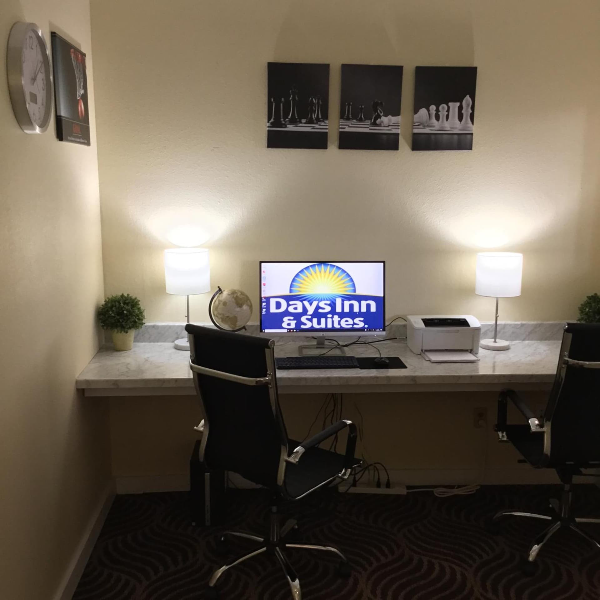 Days Inn & Suites by Wyndham Tallahassee Conf Center I-10 gallery photo in Tallahassee, FL — image 8