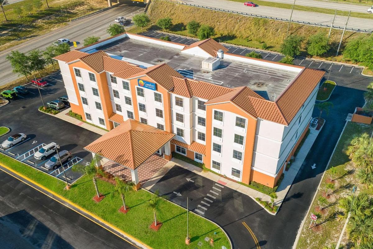 Comfort Inn & Suites Maingate South property views in Davenport, FL — gallery photo 3