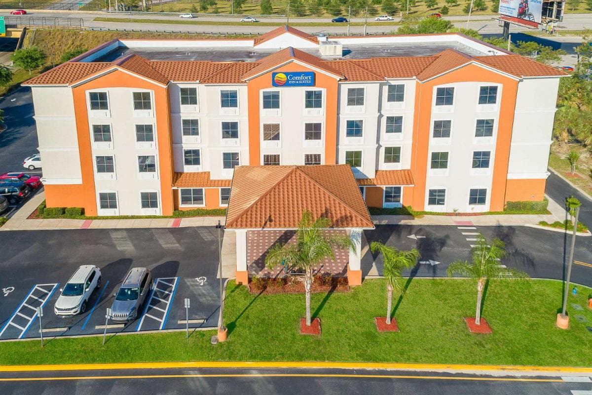Comfort Inn & Suites Maingate South interior in Davenport, FL — gallery photo 2