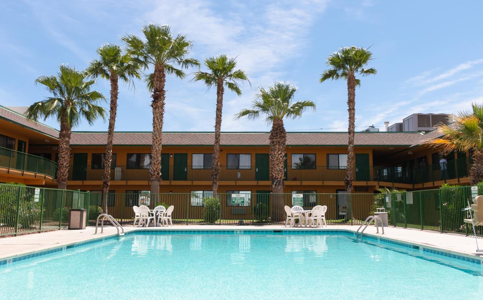 Econo Lodge Inn & Suites Yuma — hotel in Yuma, Arizona