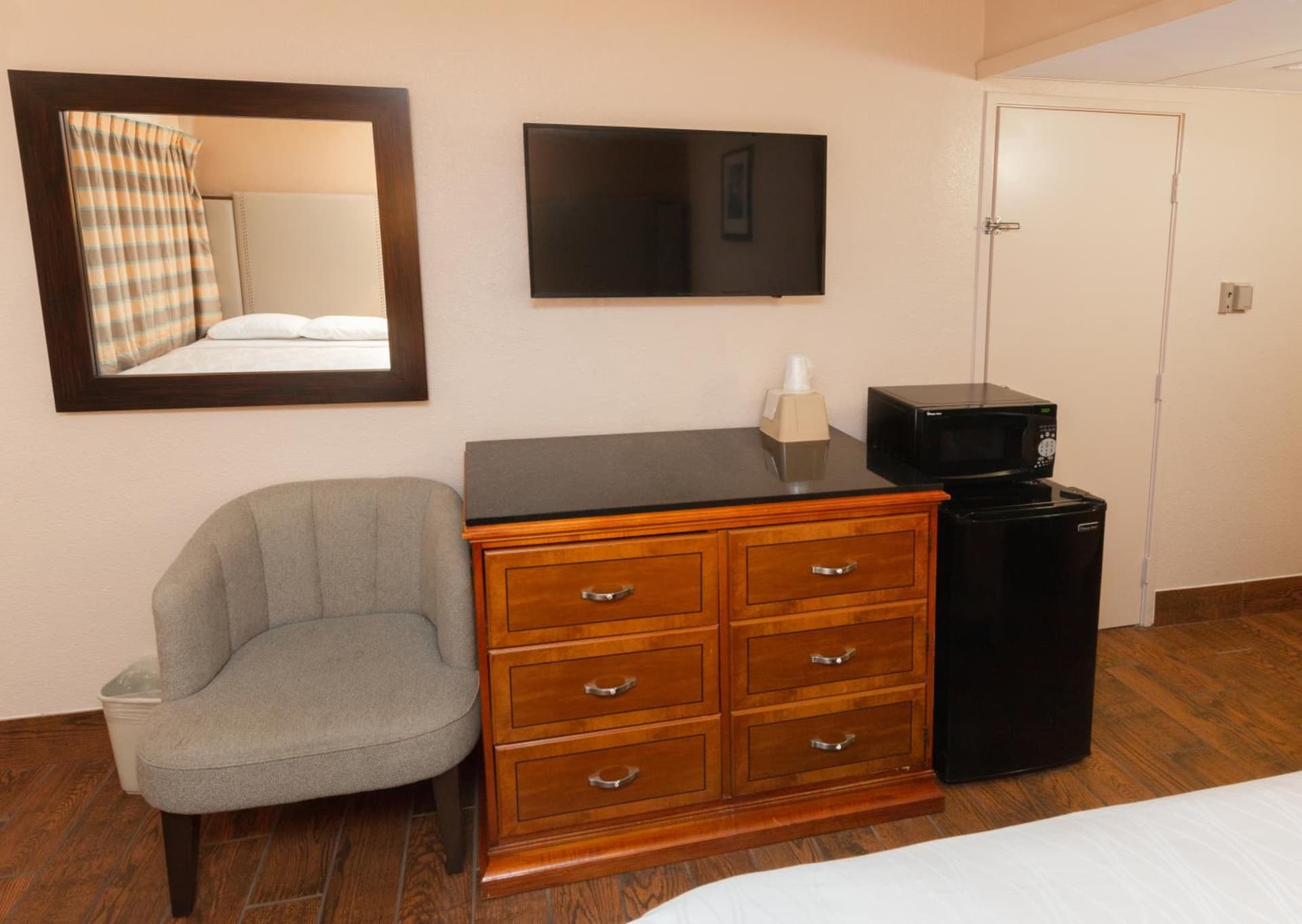 Econo Lodge Inn & Suites Yuma gallery photo in Yuma, AZ — image 5