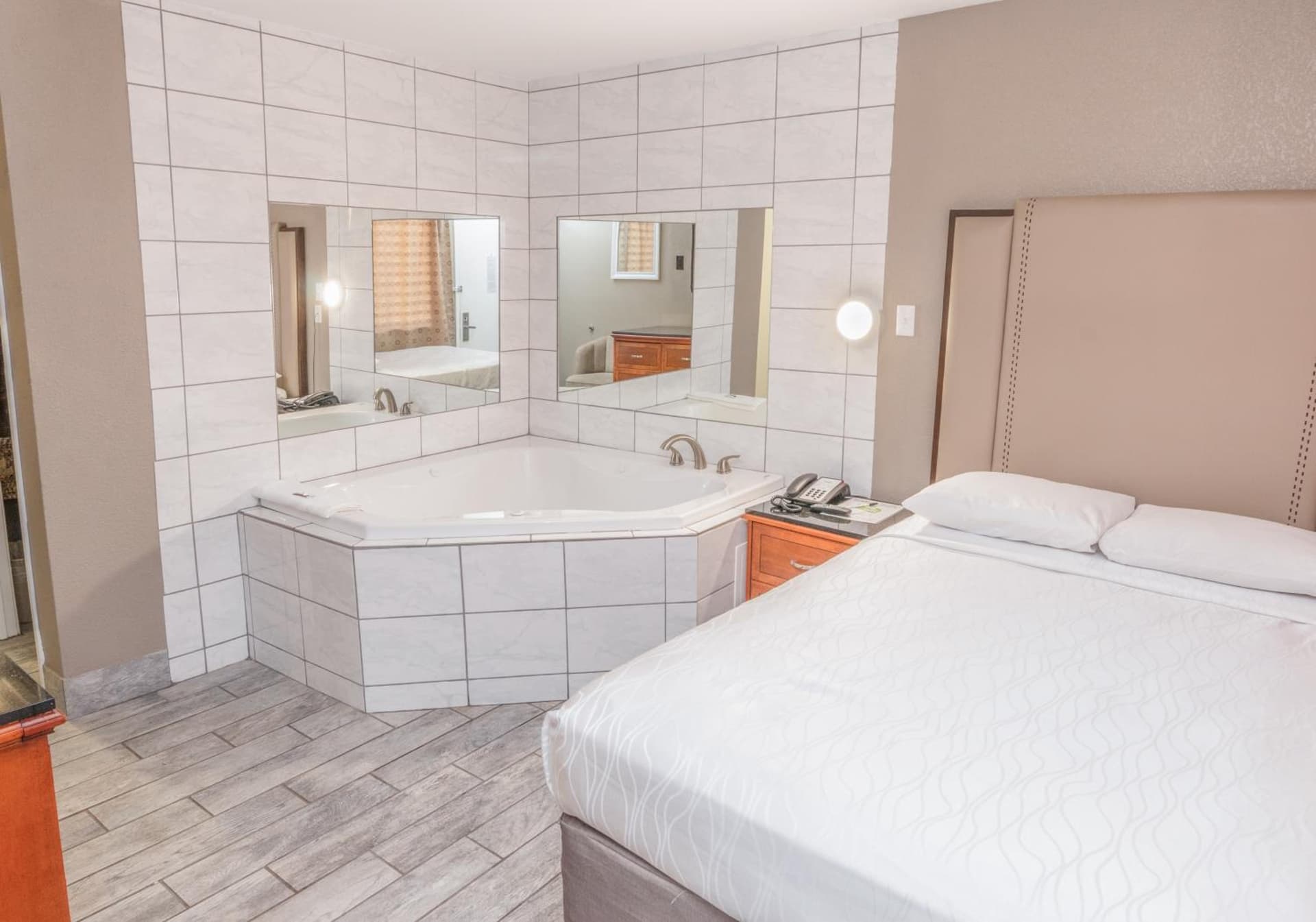 Econo Lodge Inn & Suites Yuma gallery photo in Yuma, AZ — image 10