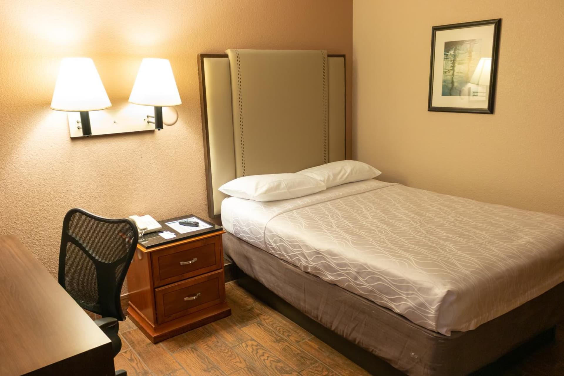 Econo Lodge Inn & Suites Yuma gallery photo in Yuma, AZ — image 6