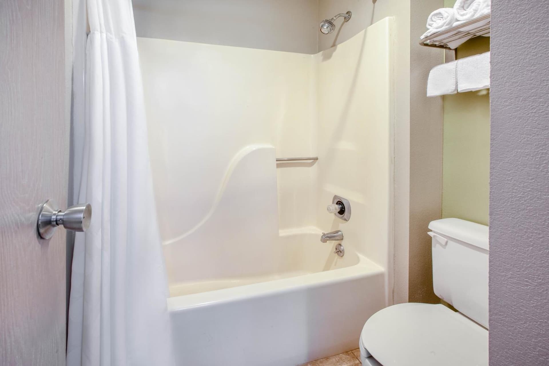 Baymont by Wyndham Grand Rapids Airport gallery photo in Grand Rapids, MI — image 13