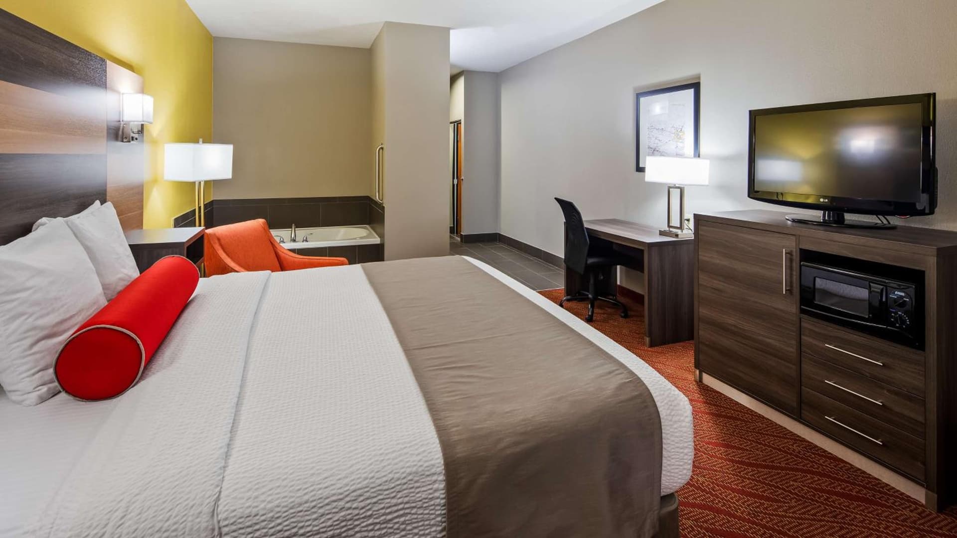 Best Western Plus Midwest City Inn & Suites interior in Midwest City, OK — gallery photo 2