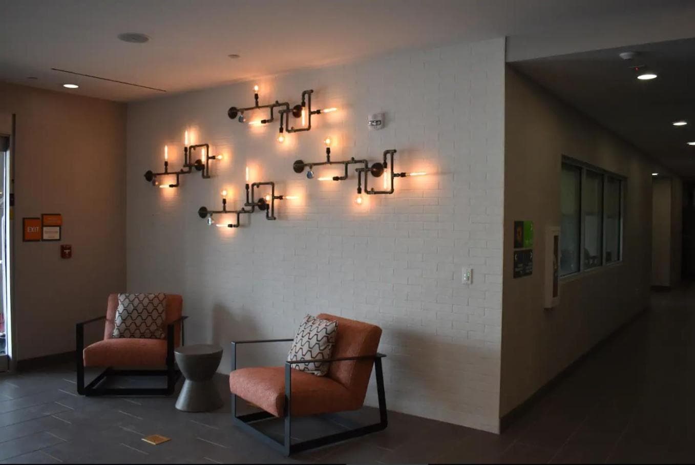 La Quinta Inn & Suites by Wyndham San Bernardino gallery photo in San Bernardino, CA — image 31