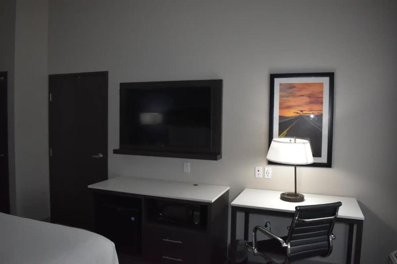 La Quinta Inn & Suites by Wyndham San Bernardino gallery photo in San Bernardino, CA — image 34