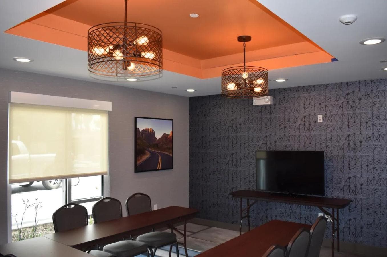 La Quinta Inn & Suites by Wyndham San Bernardino gallery photo in San Bernardino, CA — image 46