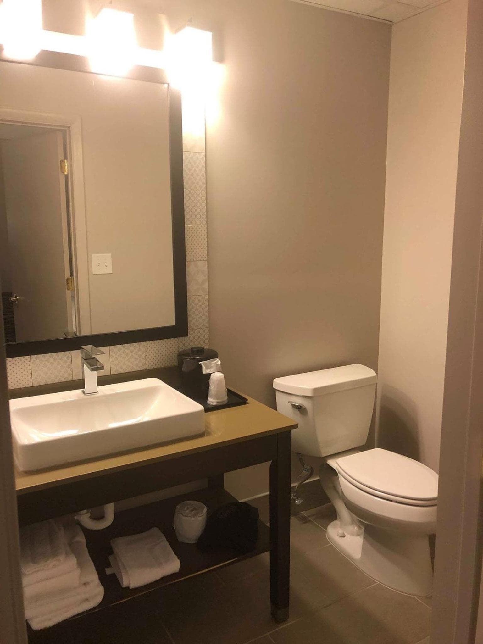 Country Inn & Suites by Radisson, Nashville Airport East, TN interior in Nashville, TN — gallery photo 2